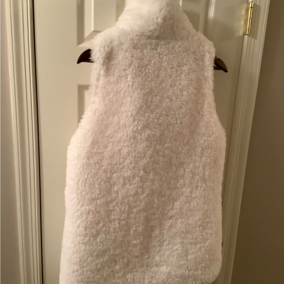 New Directions White Faux Fur Sherpa Teddy Vest Size S/M - Picture 12 of 16